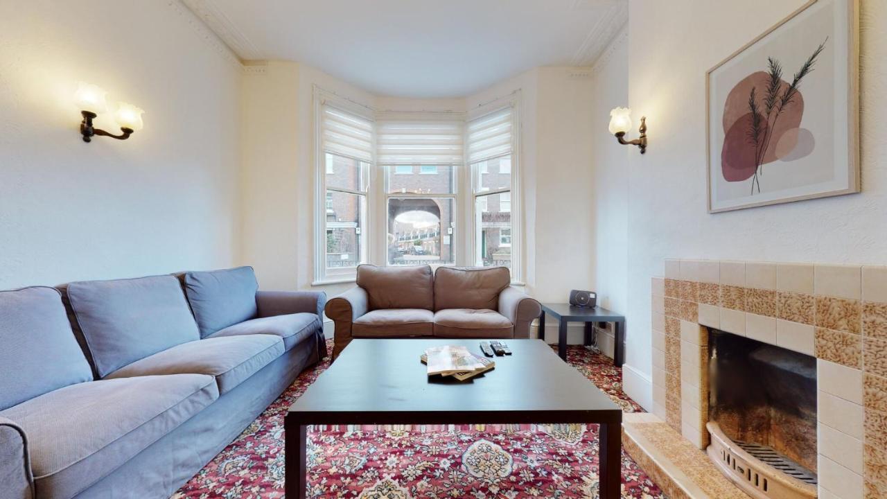 Cheerful 4 Bedroom Victorian House With Back Courtyard لندن المظهر الخارجي الصورة