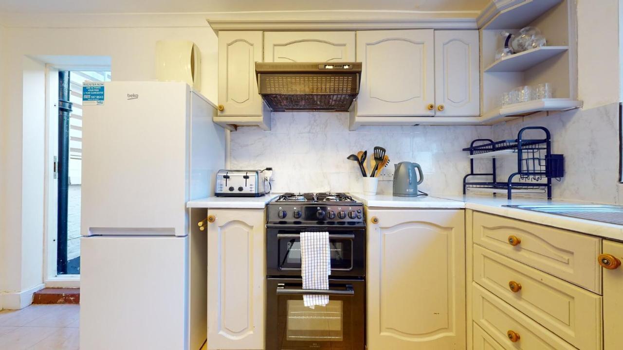 Cheerful 4 Bedroom Victorian House With Back Courtyard لندن المظهر الخارجي الصورة